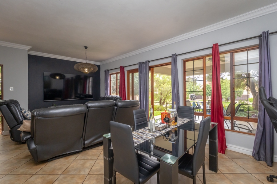 3 Bedroom Property for Sale in The Coves North West